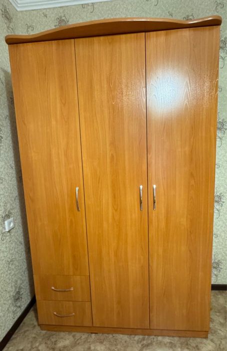 Продам шкаф срочно