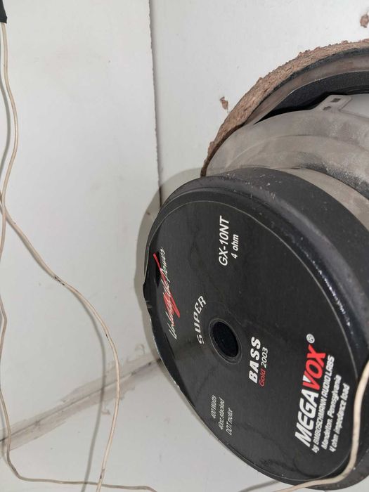 Суббуфер Riot of Bass 400W с кутия (бас каса)