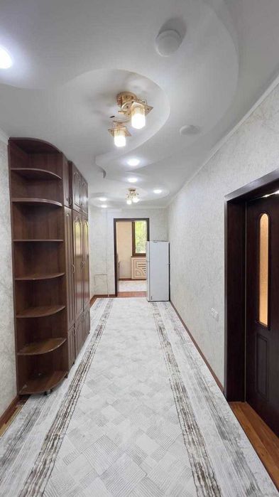 Sotiladi 3/2/4, 77 seria, evro remont, mebel technika