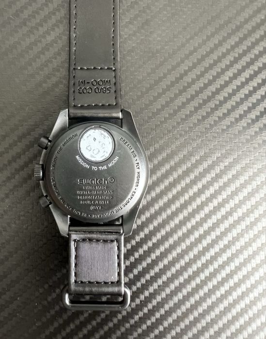 Swatch mission to the moon Snoopy edition