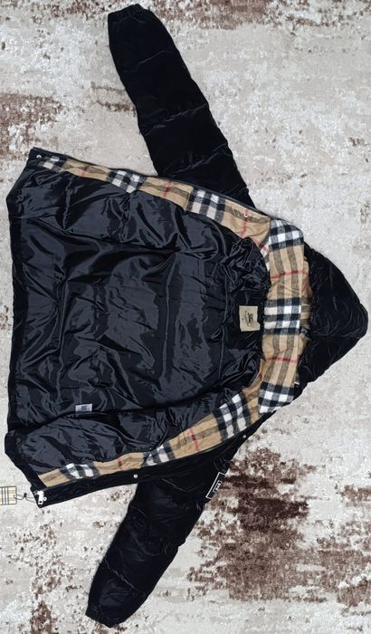 Vând geaca noua de bărbați Burberry