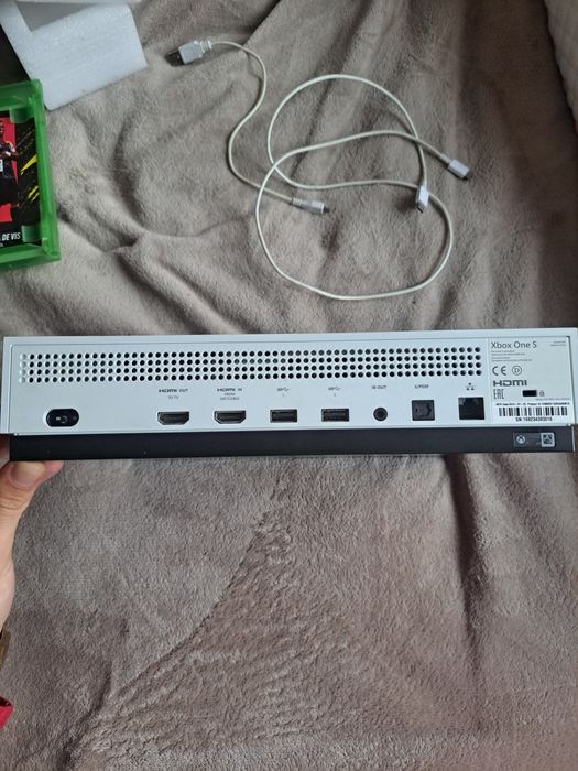 Vand Xbox One S  1 TB+volan myria