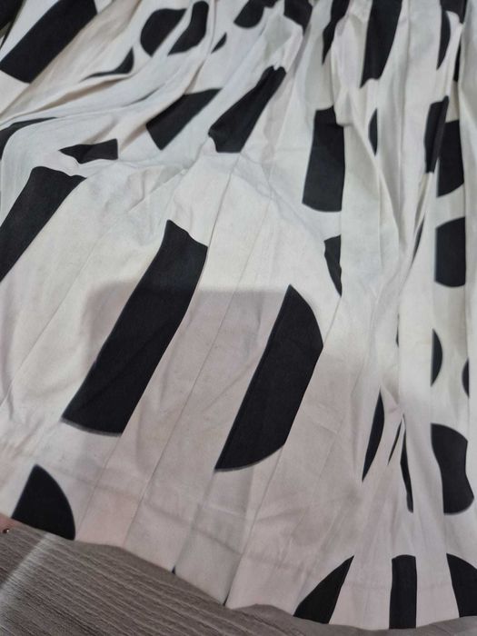 Fusta plisata alb-negru