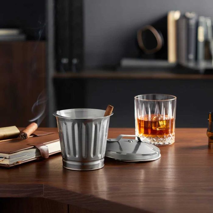 Scrumiera metalica cu capac si model 3D tomberon 9 x 11 cm