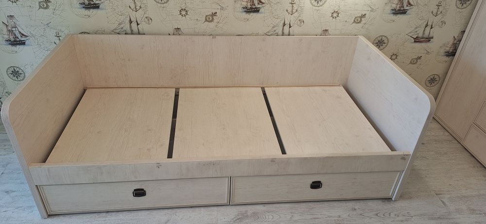 Продам односпальную кровать