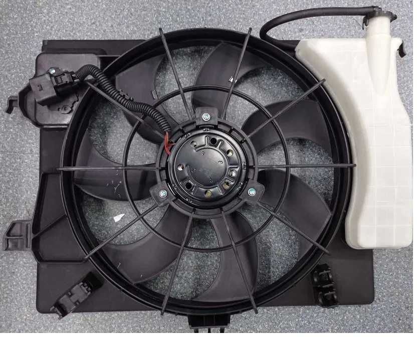 Диффузор вентелятора на Хэндай Акцент 17-/ Hyundai Accent 17-