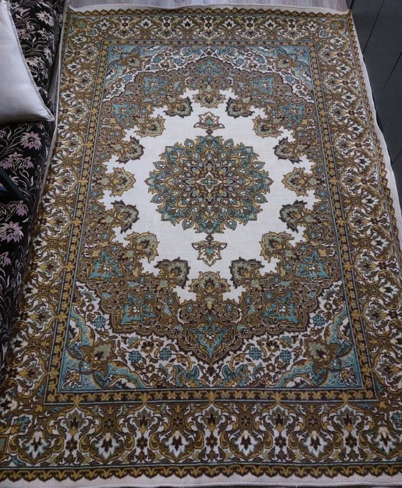 Продается ковер отличное состояние