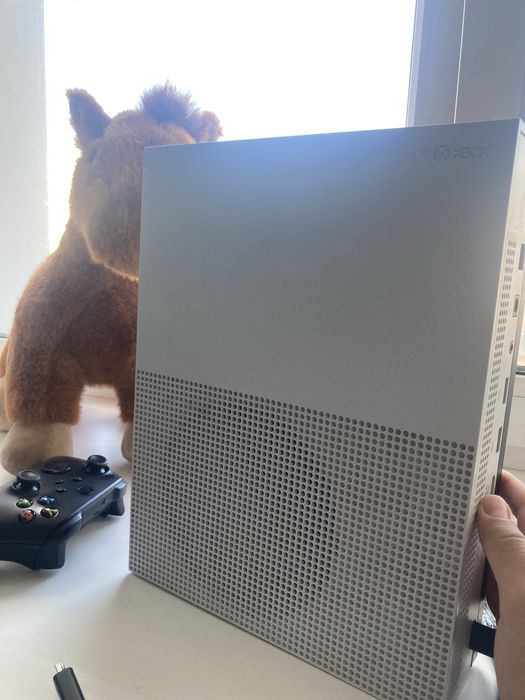 Xbox one s, хочу обменять на что то