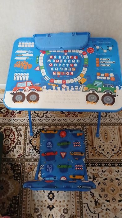 Продам детский стол