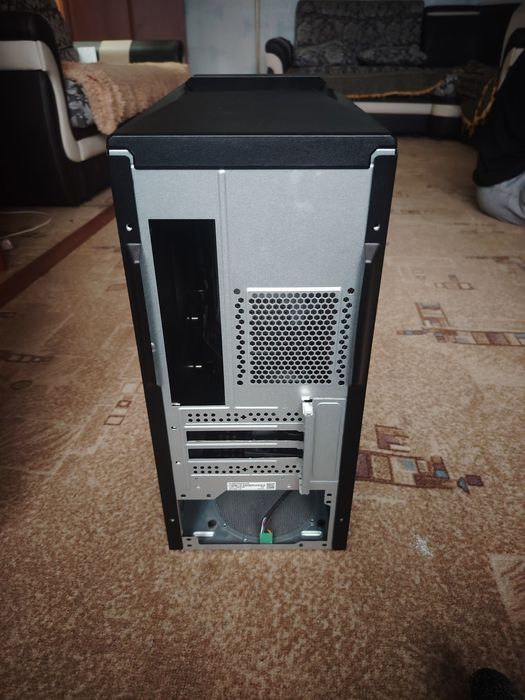 Корпус mATX от Asus