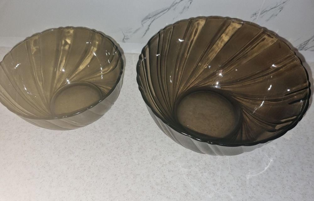 Продам две салатницы