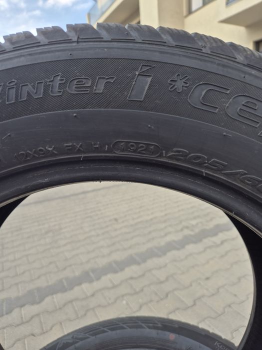 4 Anvelope Iarna Hankook Winter I_Cept EVO2 DOT 2021 - 2 cu pana reparata