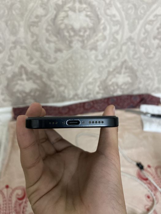 Продаю или обмен айфон 15 128гб