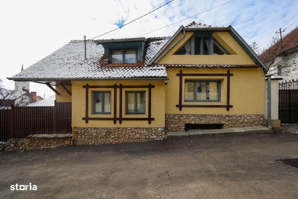 Casa deosebita cu 5 camere in Rasnov