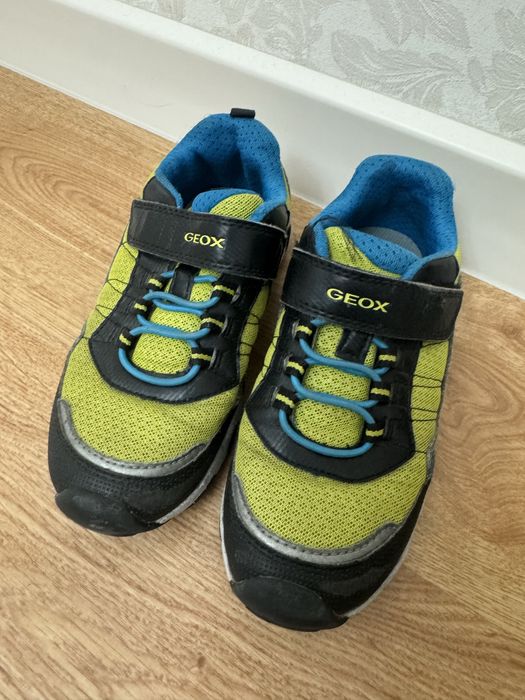Кроссовки Geox