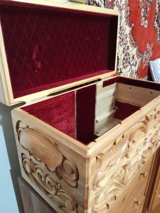 Сундук деревянный