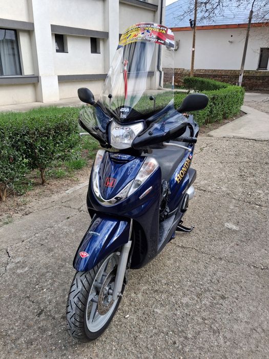 Vând scuter Honda Sh 300 2009