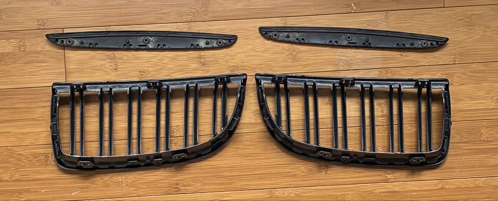 Bmw e90 бъбреци черен гланц