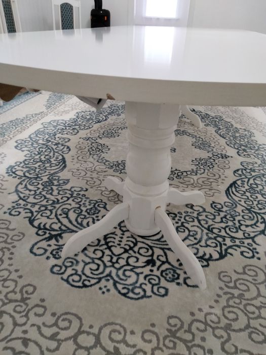 Стол гостинный ,с двумя вставками по 500 мм,размер от 3 ех до 4 метров