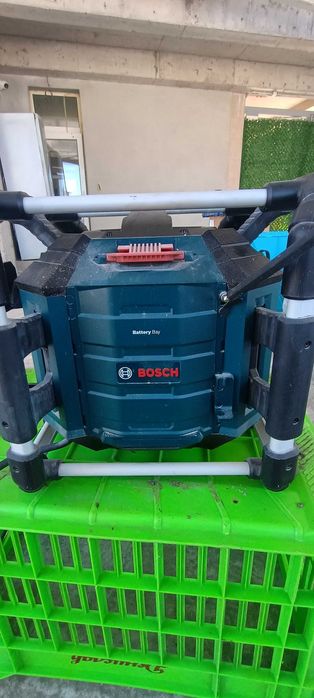 Продавам Bosch PowerBox – строително радио с контакти