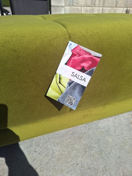 Чисто нова табуретка