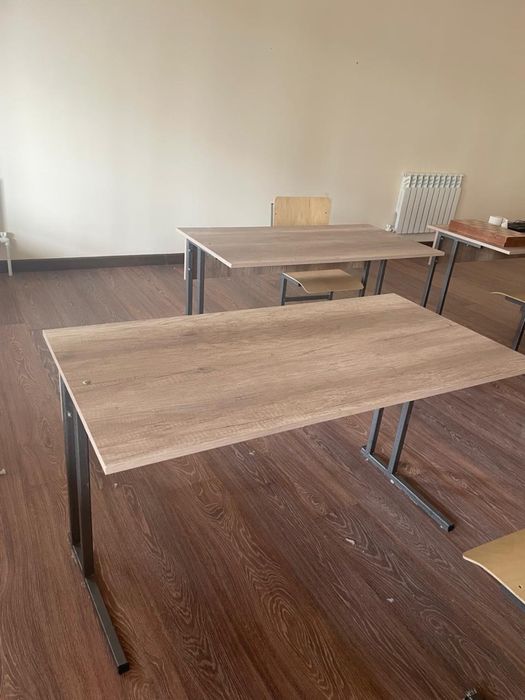 20 столов, 40 стульев