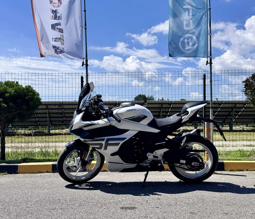 Motocicleta CFMOTO 450SR ABS '26