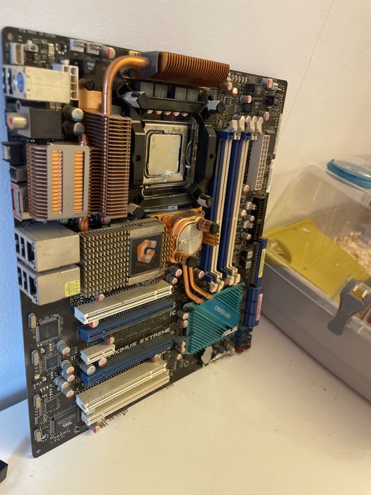 Placă de bază Asus