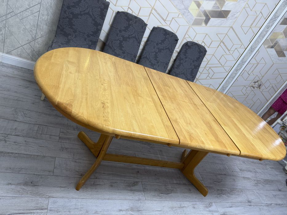 Продам стол кухонный