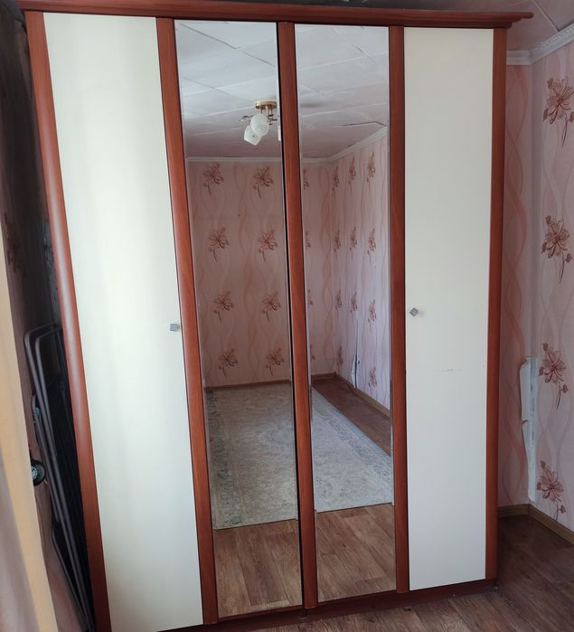 Продам  шкаф б/у