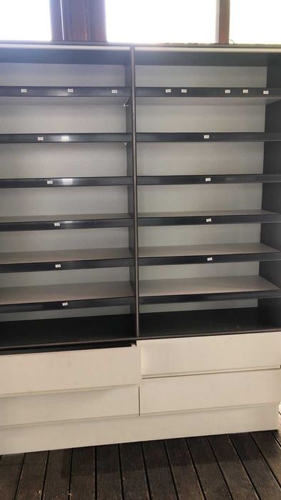 Търговско оборудване за магазин/салон