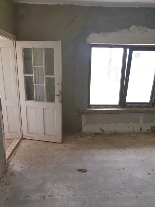 ИМОТ В с.КРИВНЯ ДВА ПАРЦЕЛА, КЛАДЕНЕЦ ПАРТИДИ ЗА ТОК И ВОДА