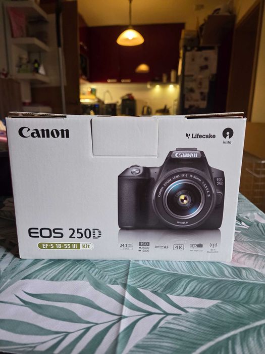 Продава/заменя Canon EOS 250D камера (само тялото)