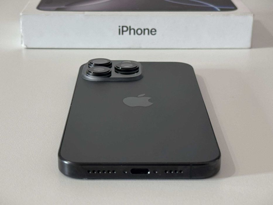 Бартер! iPhone 16 Pro Max E - Sim Black Titanium (Черен) 100% Батерия!