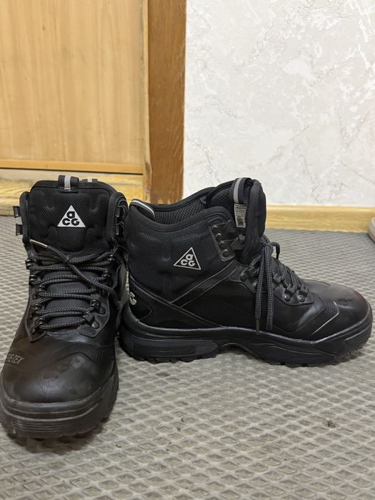 Продам зимние ботинки Nike ACG