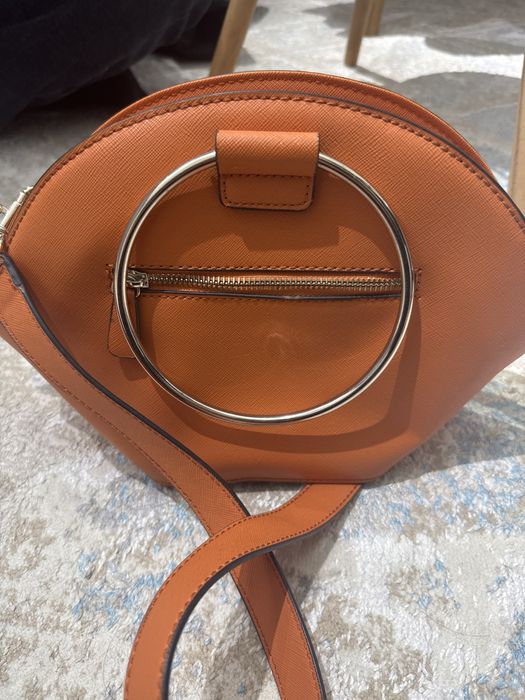 Продам оригинальную сумку Guess