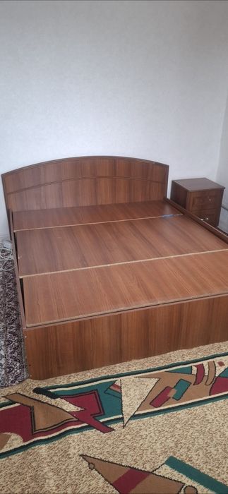Продам спальный гарнитур