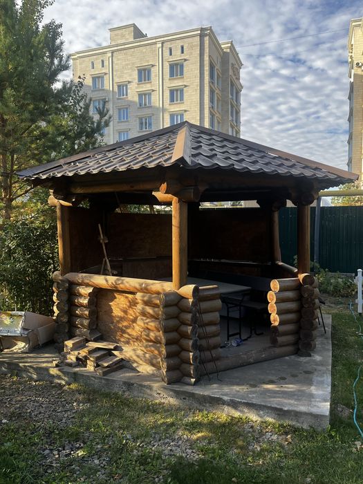 Продаю б/у беседку из бруса