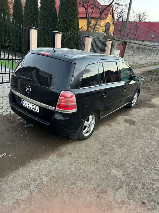 Vând sau schimb Opel zafira