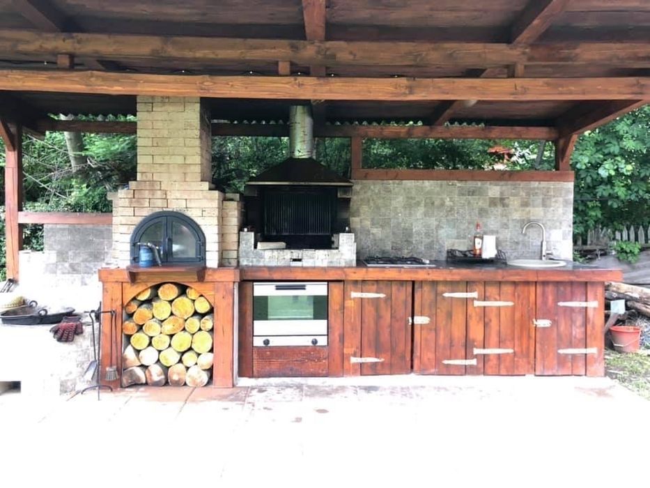 Închiriez Casa de vacanta  cu  sauna , ciubăr și piscina. Incalzita