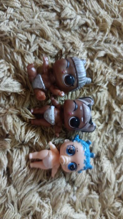 Vînd păpuși  LOL surprize