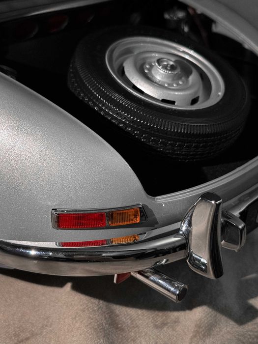 Коллекционная модель Mercedes 300SL 1:8 масштаб (56 см)