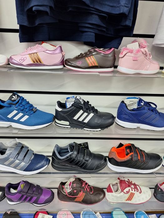 Кроссовки детские.