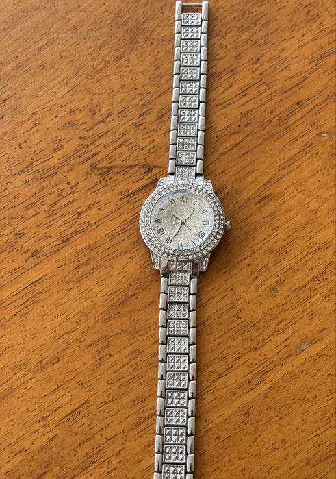 Часовник дамски ново