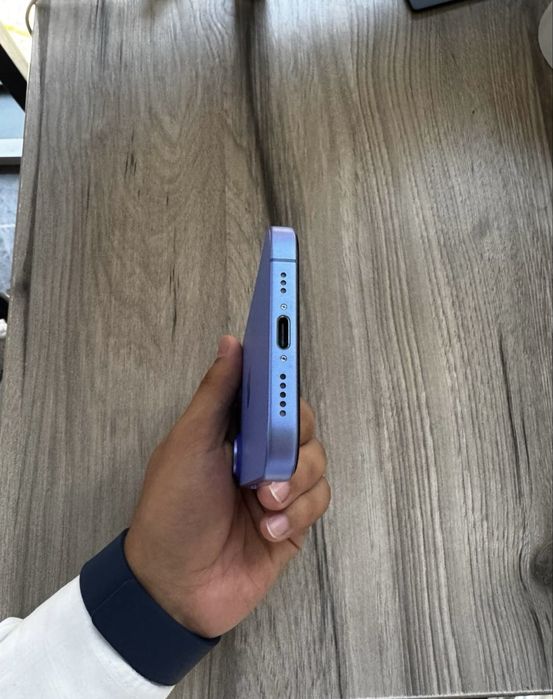 iPhone 16  256 gb