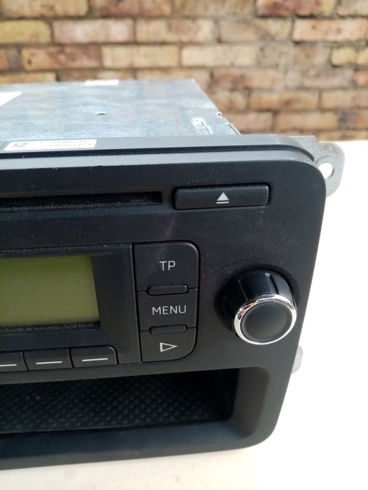 Авто. магнитола.