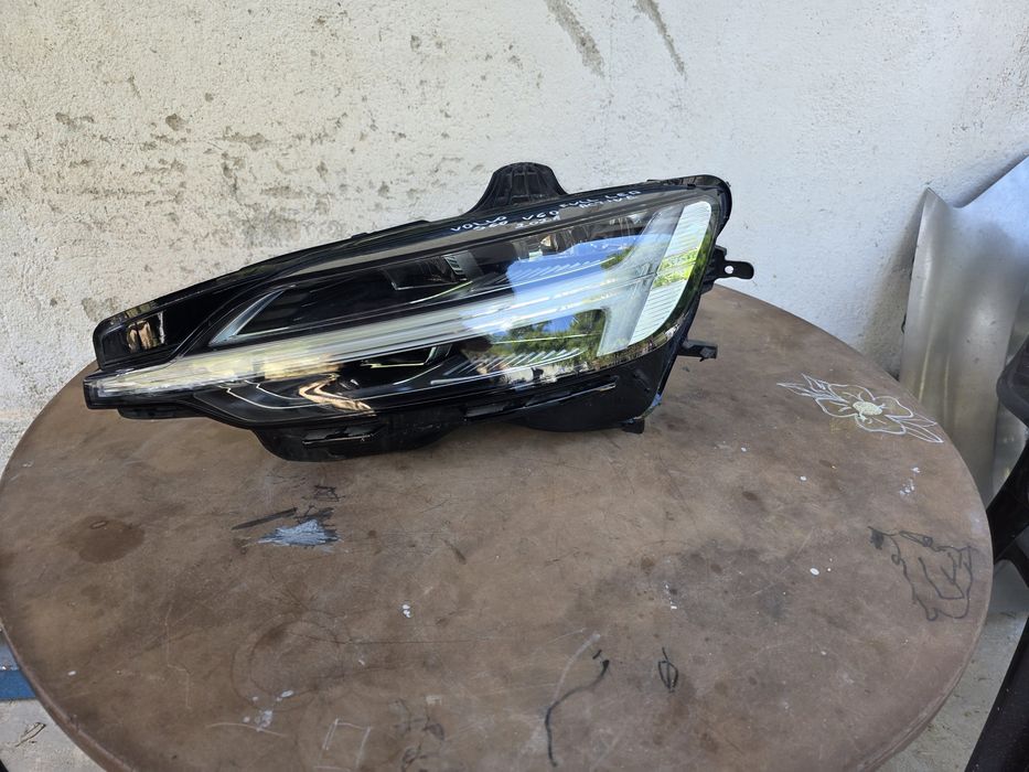 Volvo s60 v60 2021 ляв фар Full Led Active