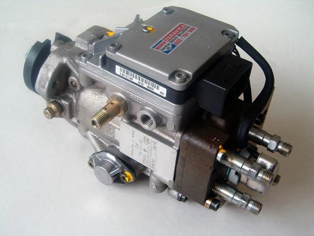 Pompa de injectie FORD FOCUS 1.8 TDDI