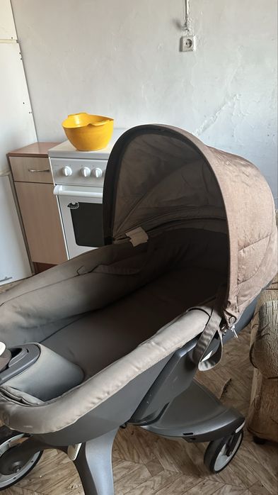 Продам коляску Stokke