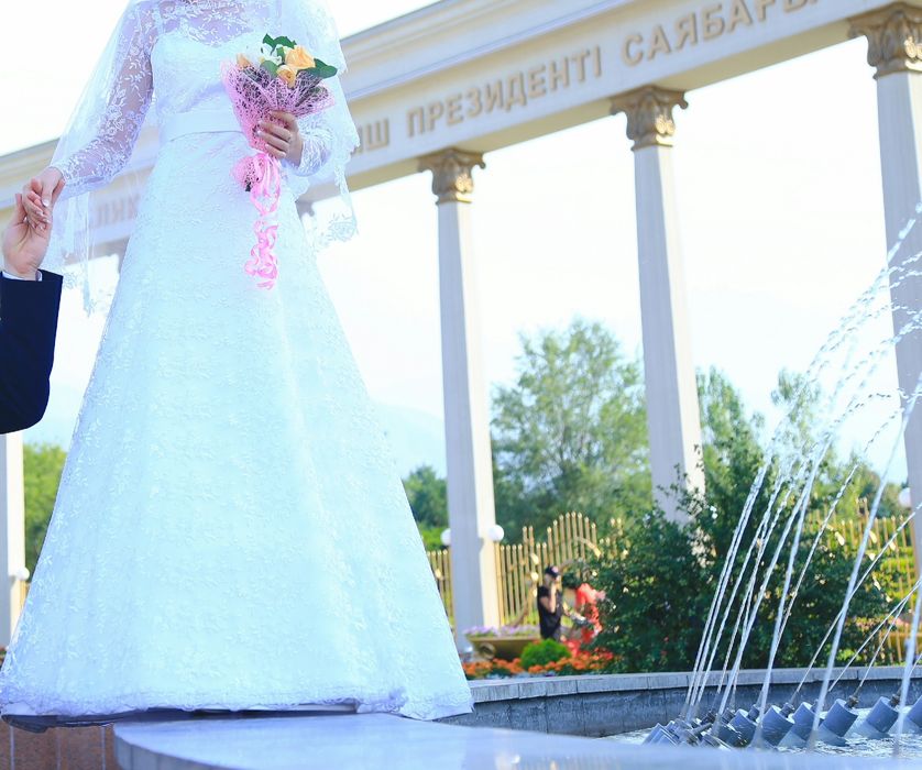 Белое свадебное платье